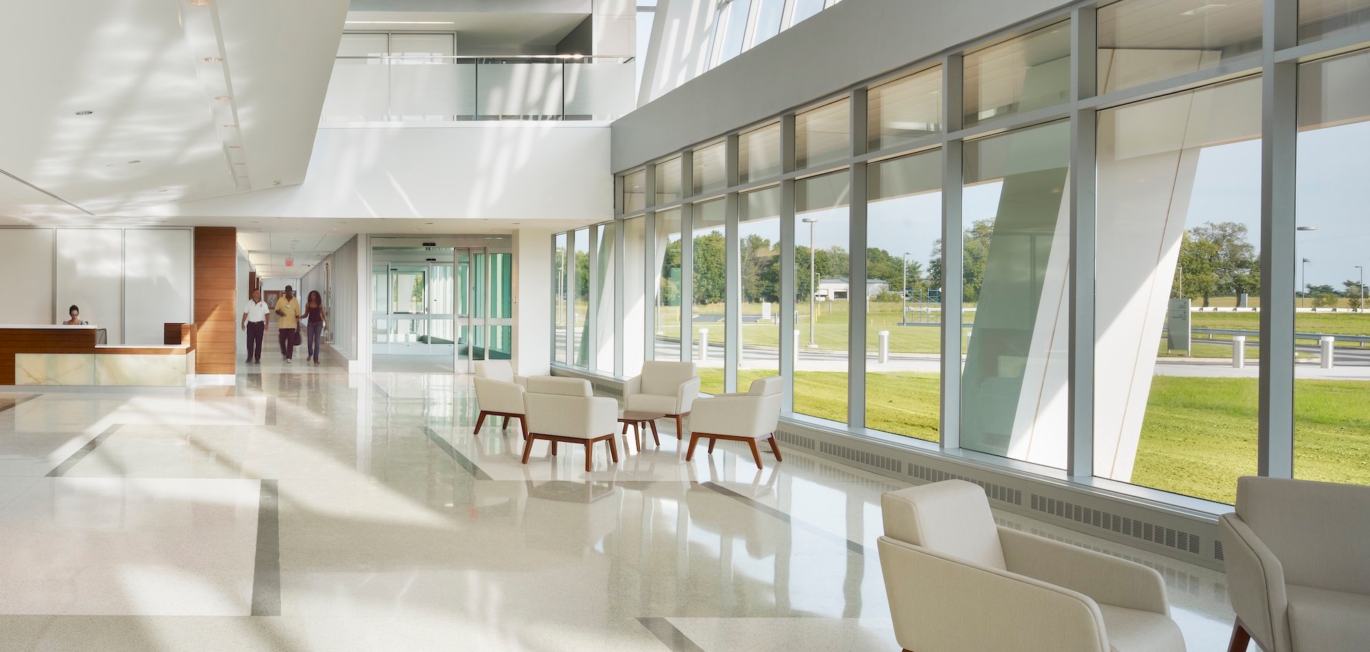 EinsteinMedicalCenter_lobby_Lyra_ppl3 copy