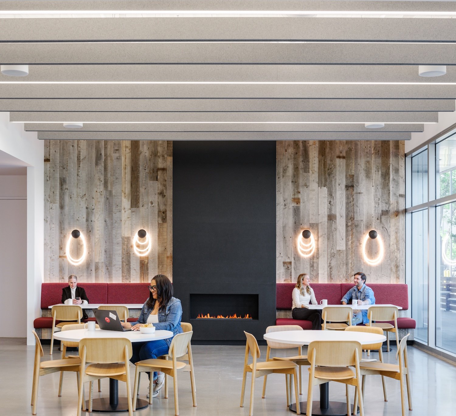 Insidesource-Ariat-Office-1