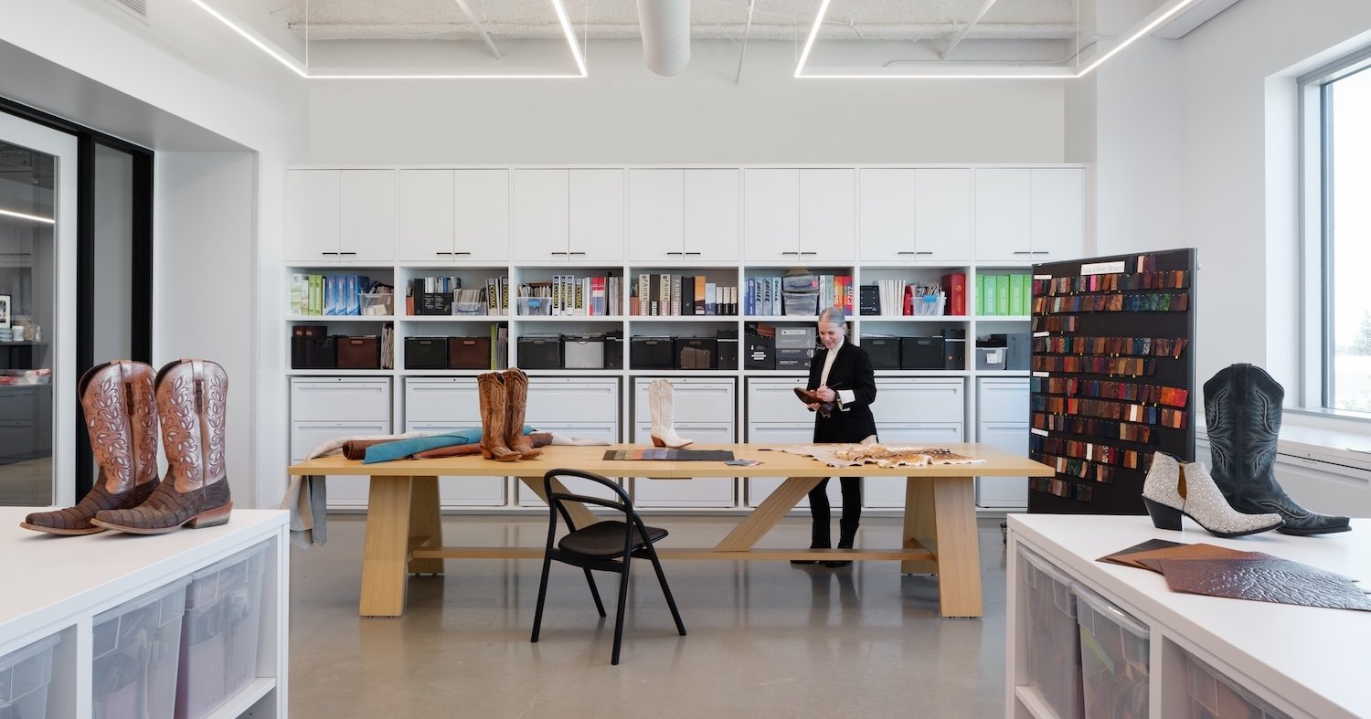 Insidesource-Ariat-Office-5-1